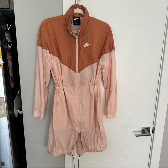 Nike Sportwear Windrunner Trench Coat - Picture 9 of 9